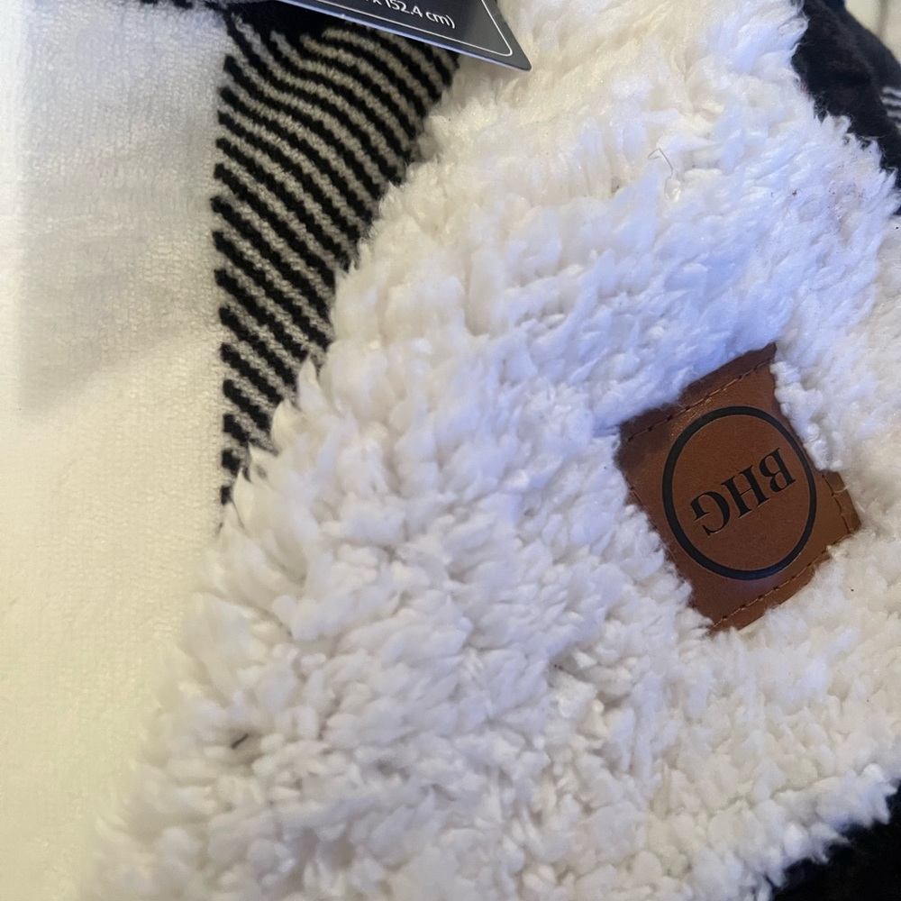 Better Homes And Gardens Black and White Throw Blanket